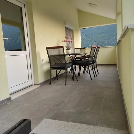 Apartment Mira 2 *