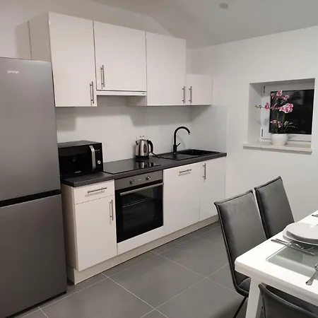 Apartment Mira 2