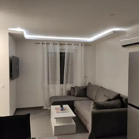 Apartment Mira 2 Zagvozd