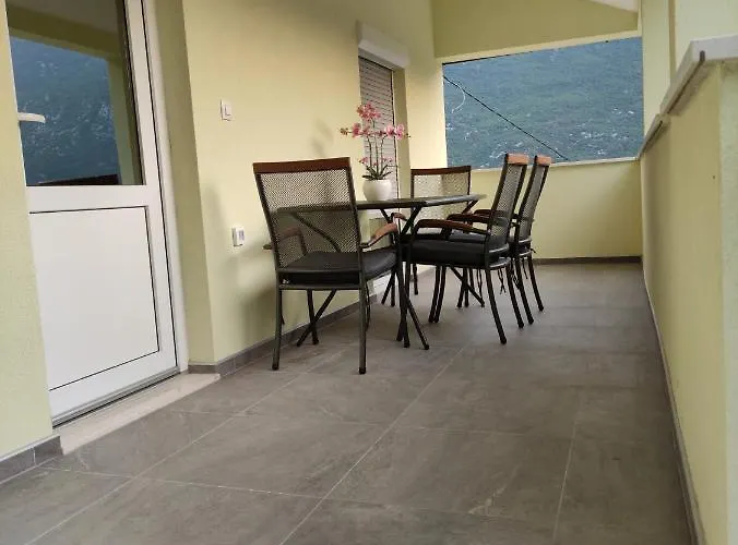 Διαμέρισμα Mira 2 *