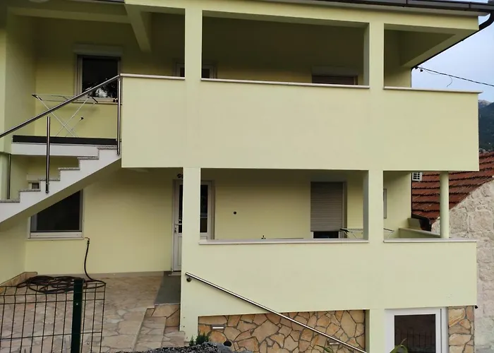 Διαμέρισμα Mira 2 Zagvozd